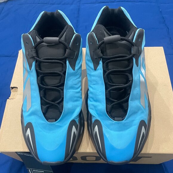 NEW!! Adidas Yeezy Boost 700 MNVN "Blue Tint" - Authentic (Worn once) - Picture 3 of 7